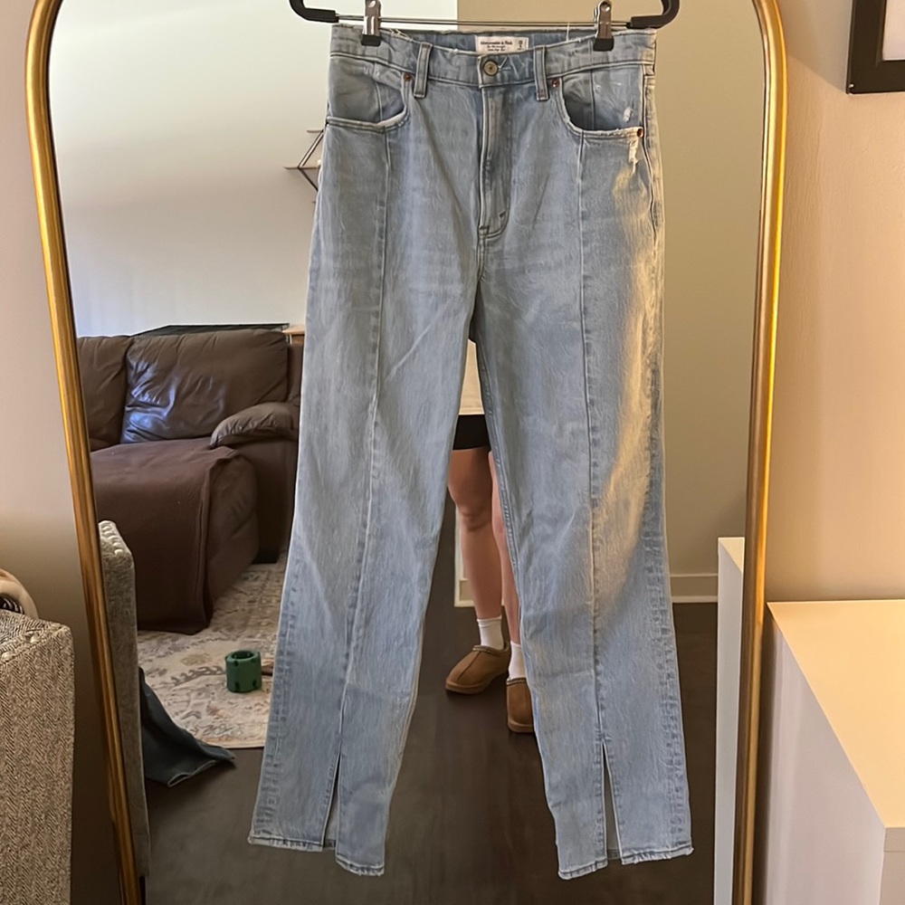 Abercrombie and Fitch Ultra High Rise 90s Straight Jean